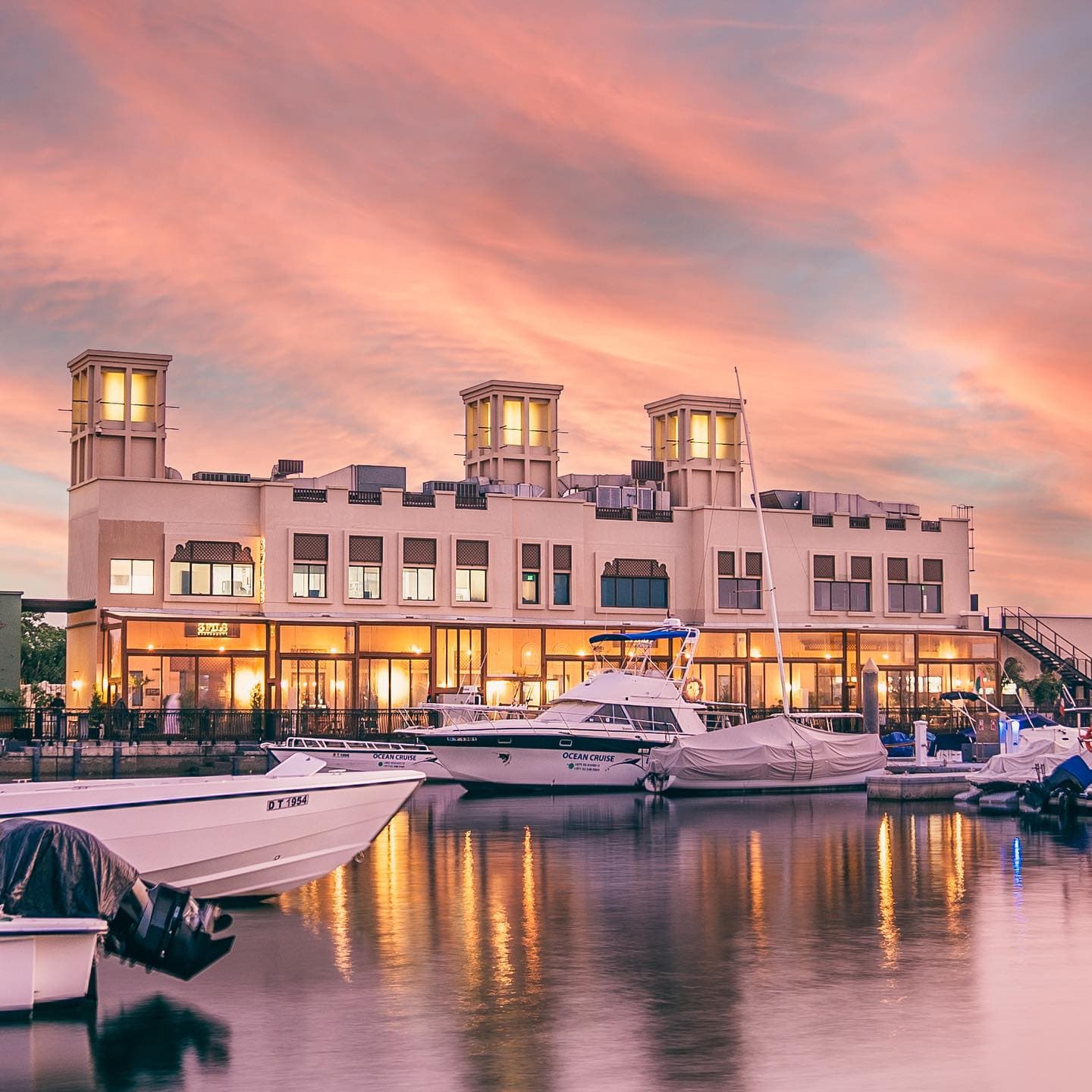 3Fils at sunset on the Jumeirah fishing harbour