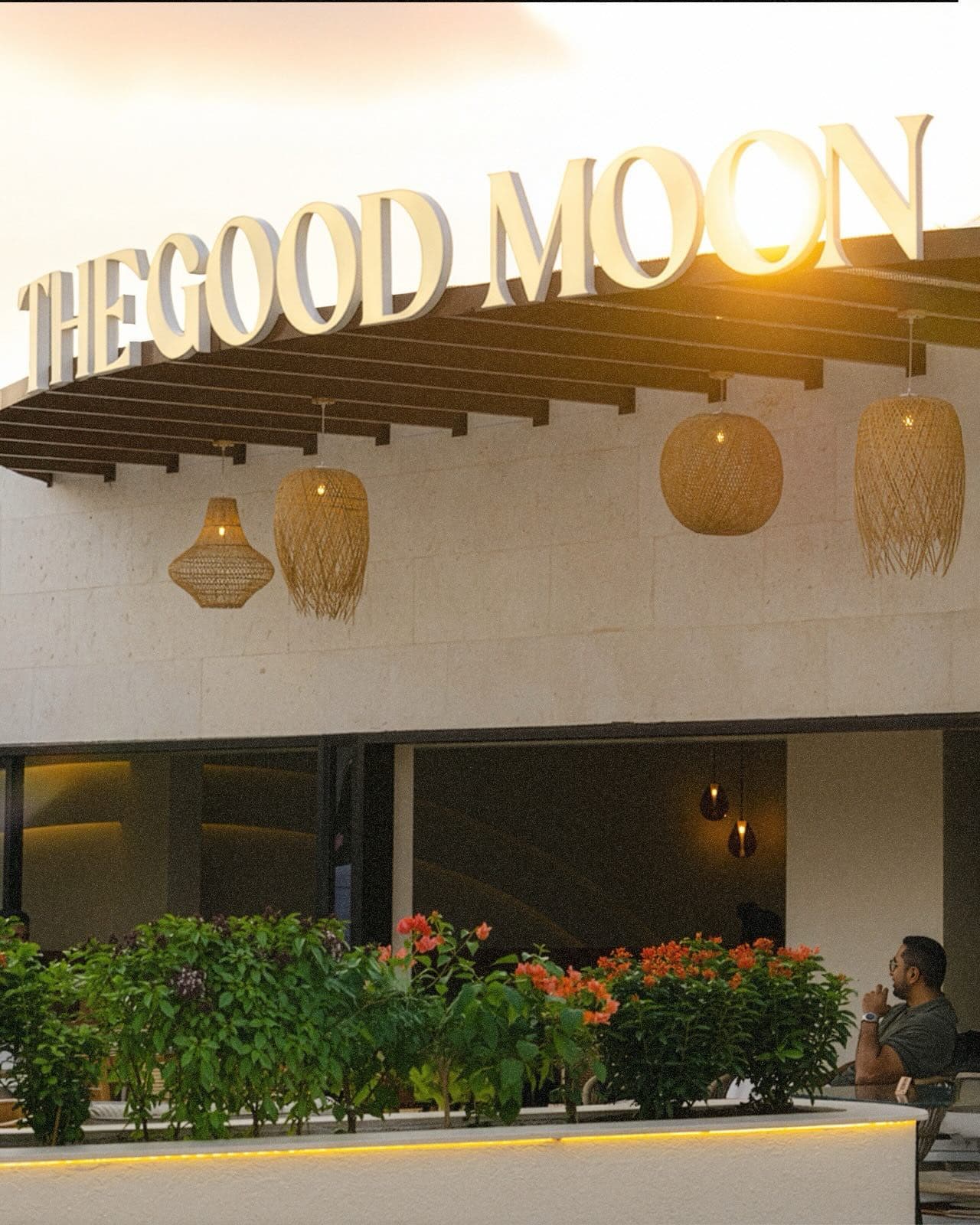 The Good Moon 1