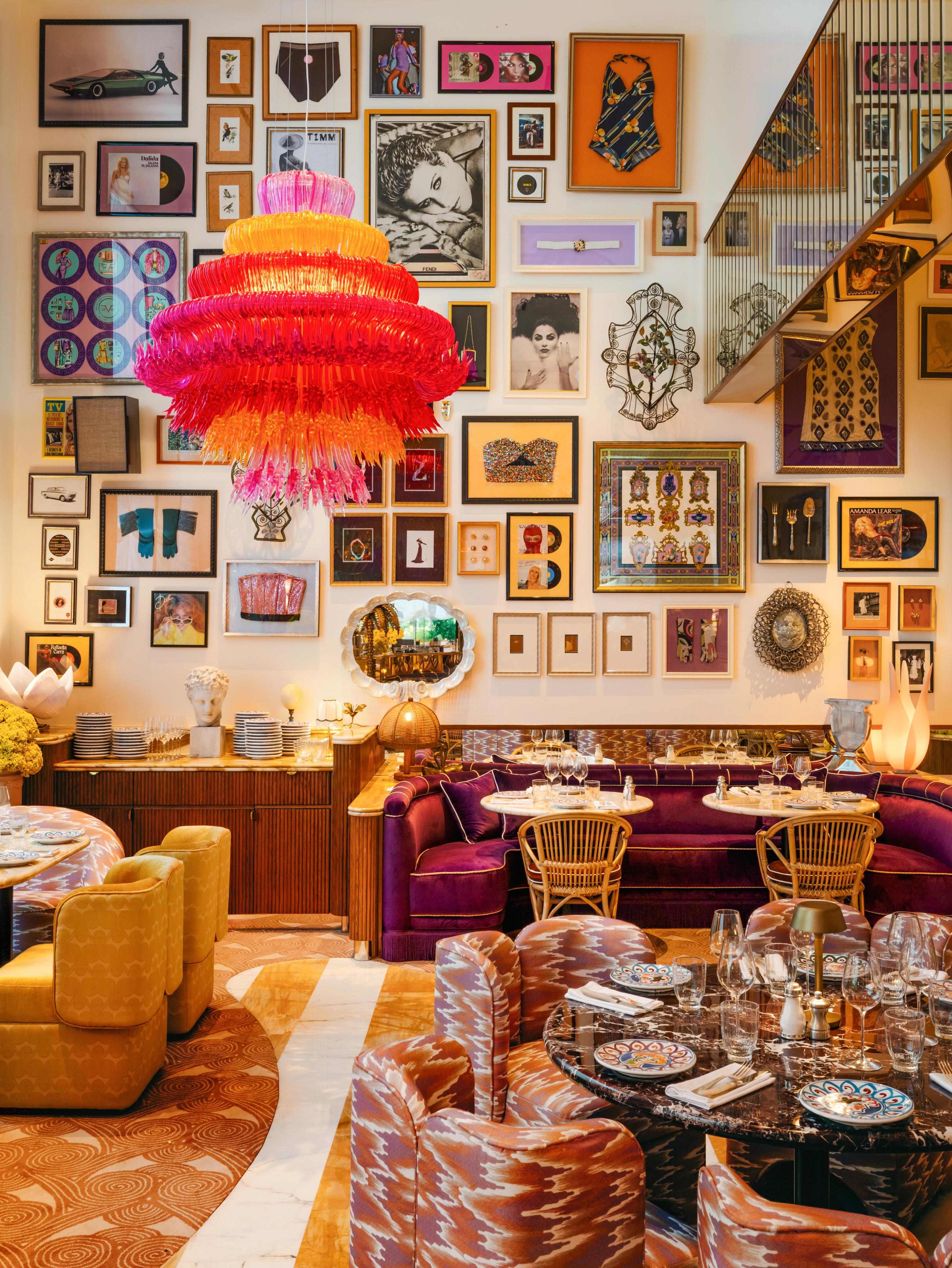 A lamp-lit corner of Gloria Osteria