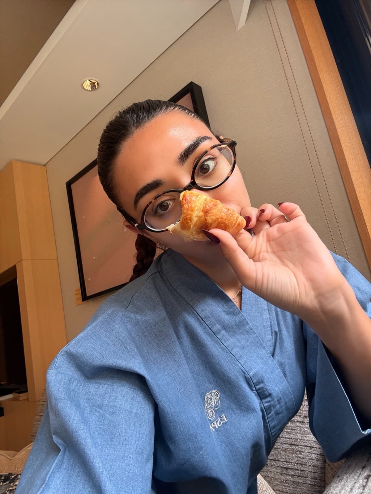 Aurora mid-croissant