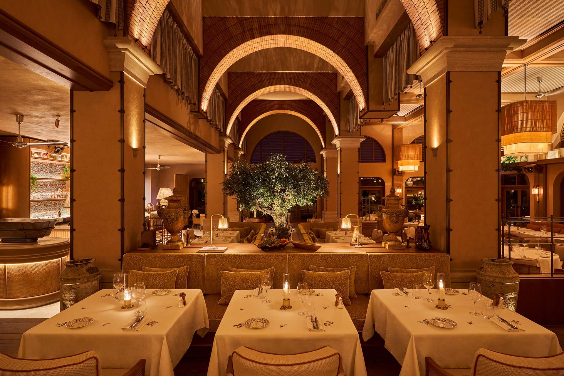 The arched dining room at Gigi Rigolatto, Jumeirah